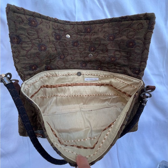 Hand-Made Ladies Shoulder Tapestry Handbag - Picture 5 of 6